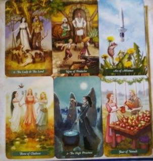 1072502290_GreenWitchTarot(1).jpg.3273aefb35118488e52ffd3ecf397fbc.jpg