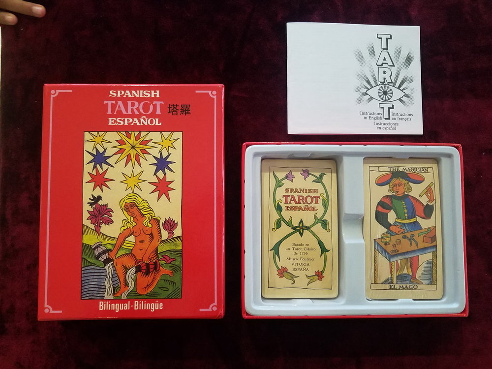 02 - Spanish Tarot open box.jpg