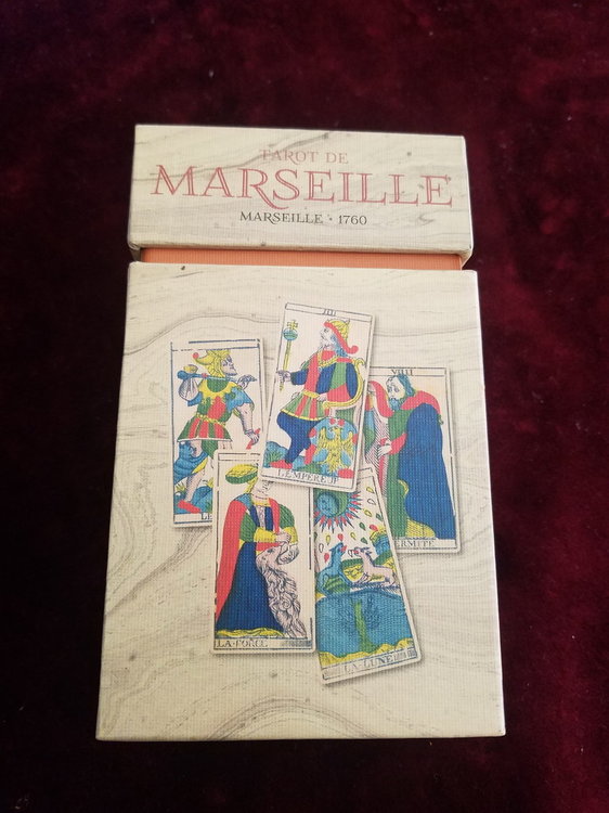 01 - Marseille 1760 box.jpg
