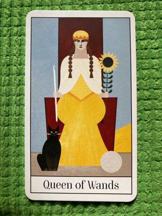 Yarn Tarot Qw.jpeg