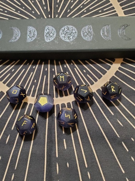Rune Dice.jpg