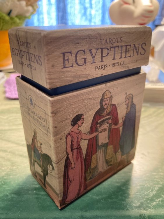 Egyptiens box.jpeg