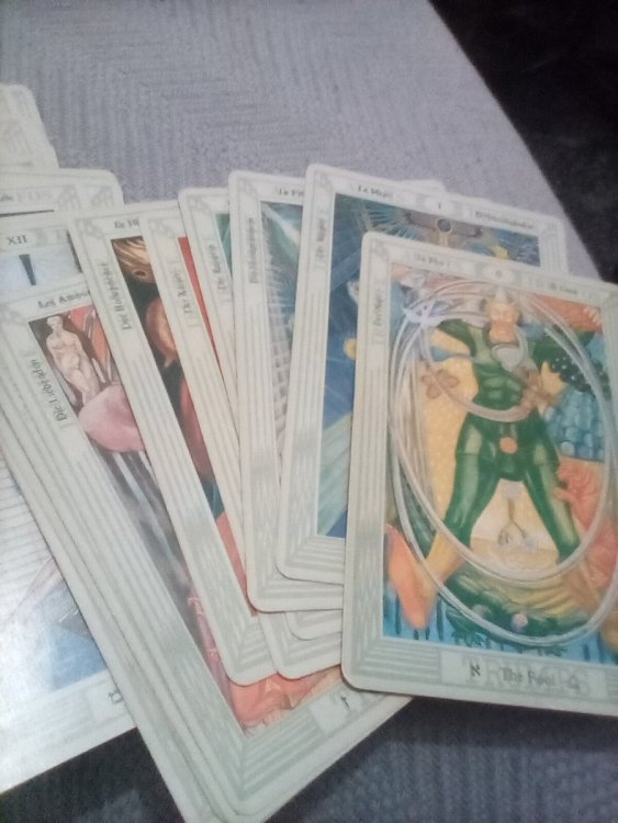 Thoth Tarot 1987 multilingual.jpg
