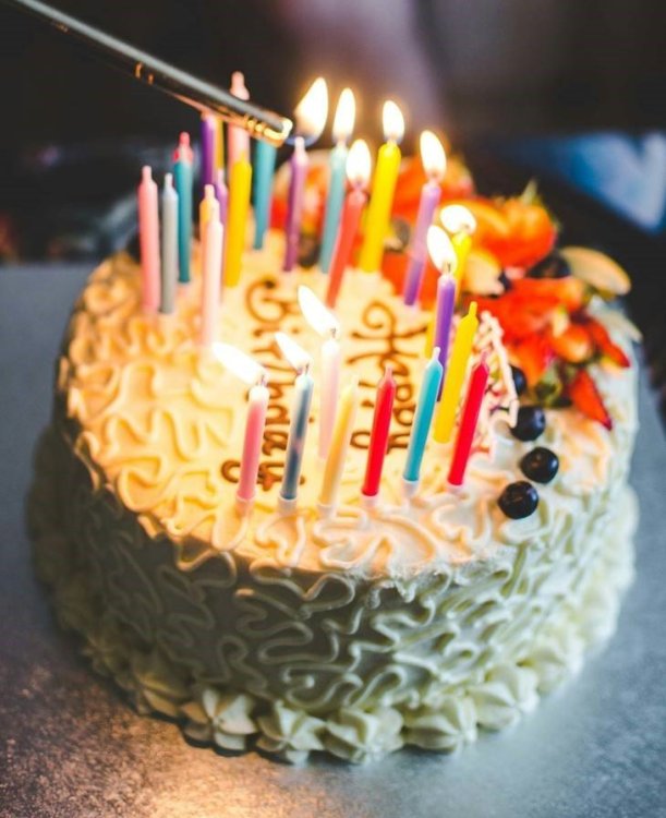 cake.thumb.jpg.3c202445e617f9a1b8b7b74d9686ea0e.jpg